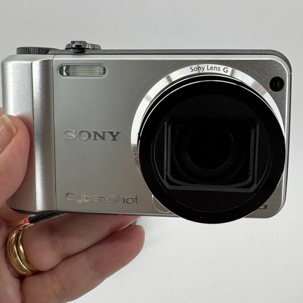 Sony Cyber-shot DSC-H70 16.1MP Digital Camera 10x Zoom Silver Battery Charger